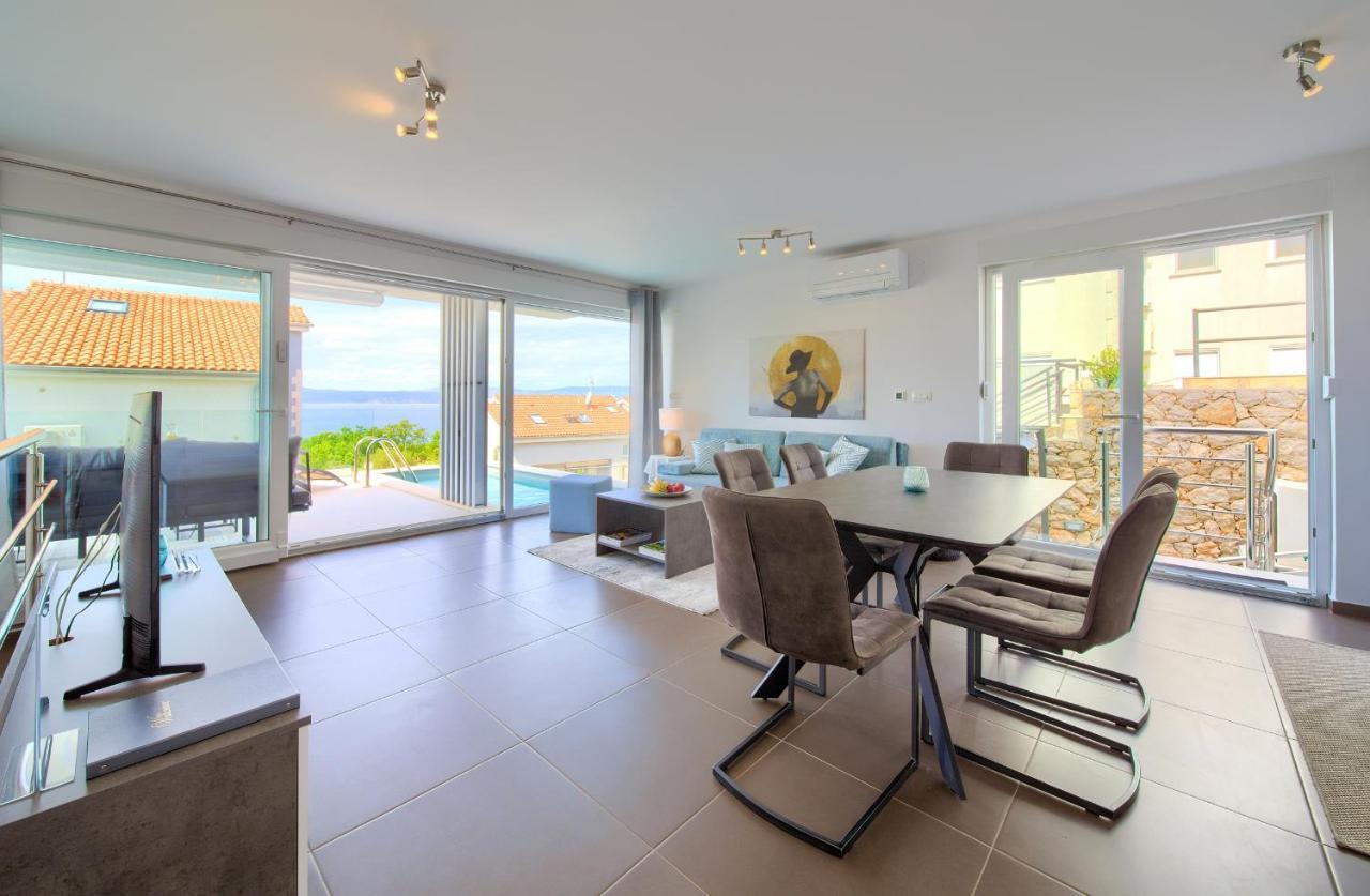 נייביצה Villa Solis Lacus Modern Apartment - Private Heated Pool - Smart Tv Sky X - Free Parking מראה חיצוני תמונה
