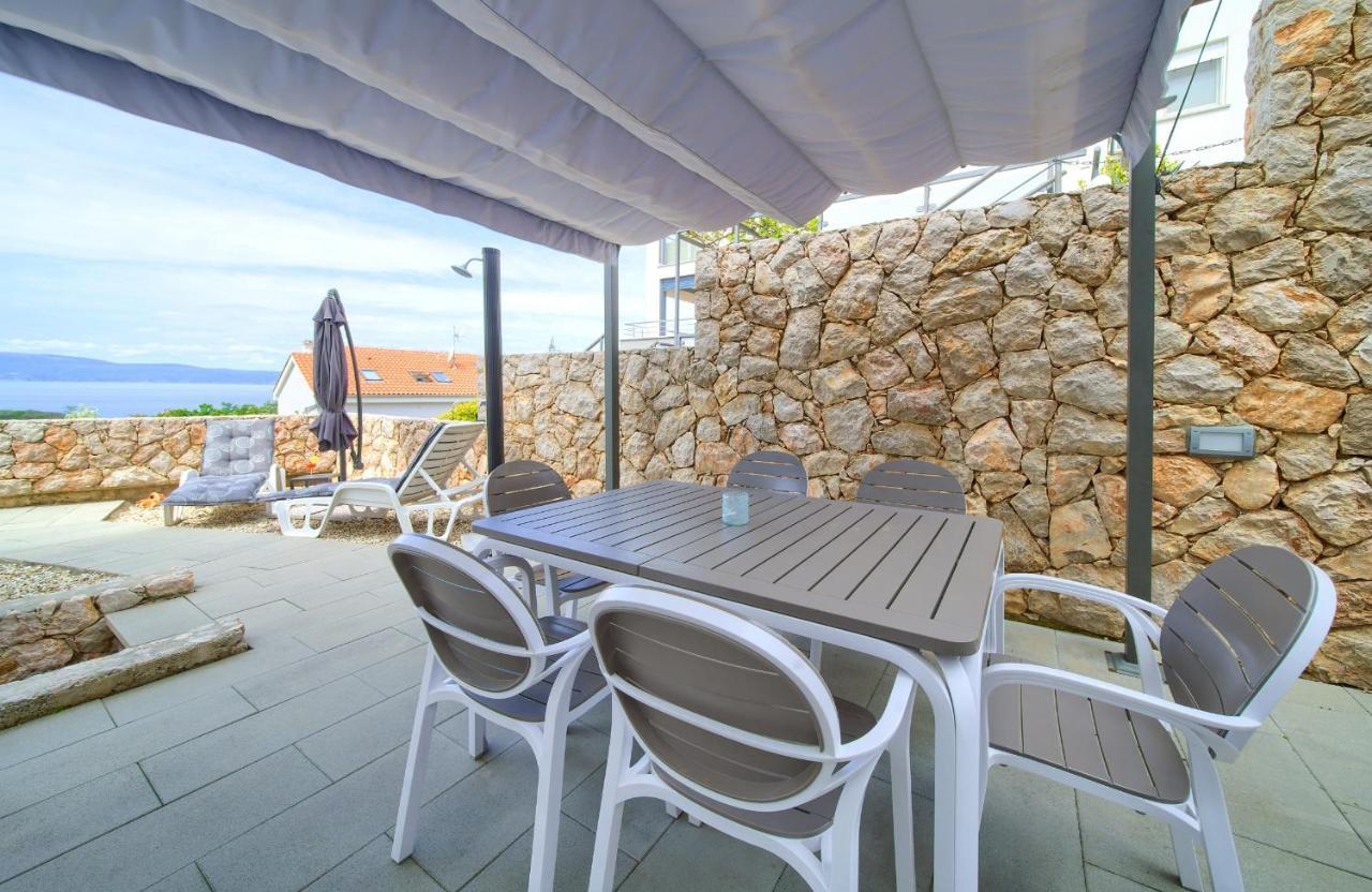 נייביצה Villa Solis Lacus Modern Apartment - Private Heated Pool - Smart Tv Sky X - Free Parking מראה חיצוני תמונה