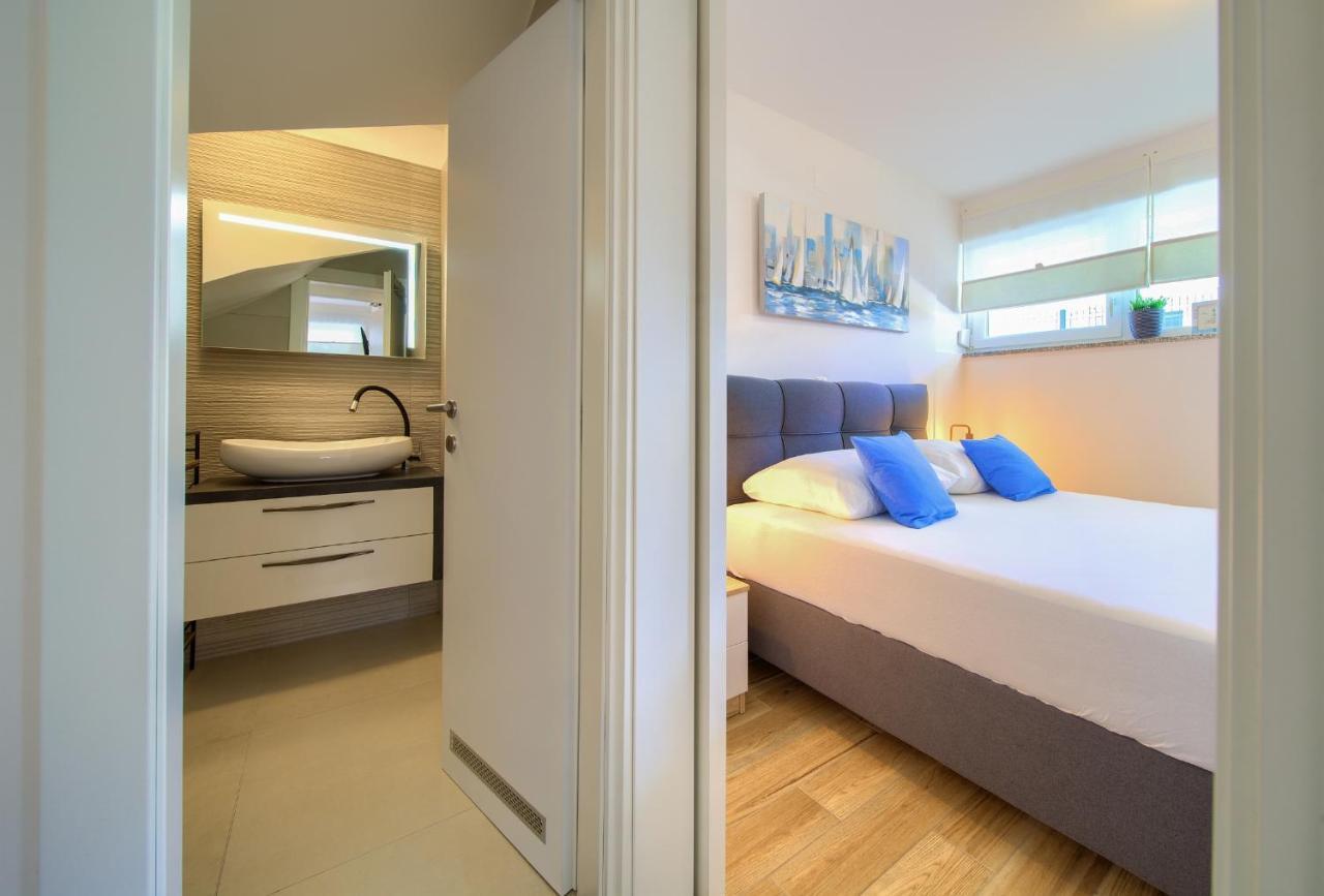 נייביצה Villa Solis Lacus Modern Apartment - Private Heated Pool - Smart Tv Sky X - Free Parking מראה חיצוני תמונה